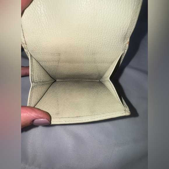 LOEWE WALLET BEIGE. SUPER SOFT LEATHER. 100% AUTHENTIC GENTLY USED - Picture 4 of 7